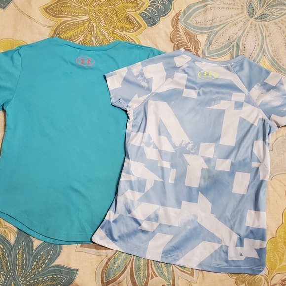 **Bundle** 2 Under Armour Shirts - Picture 5 of 7